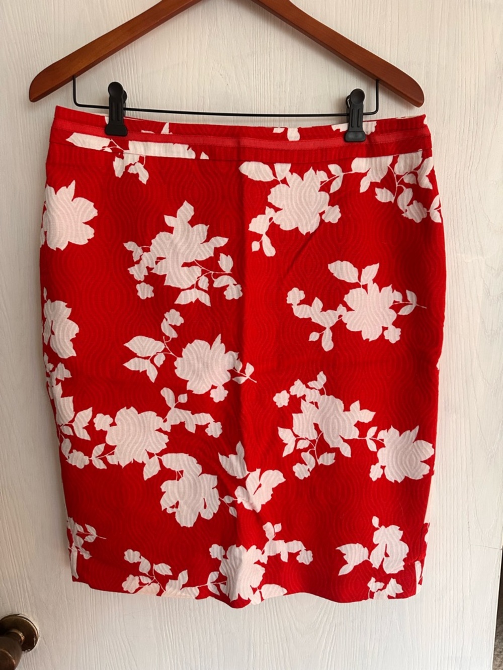 Talbots Red and White Floral Lined Pencil Skirt